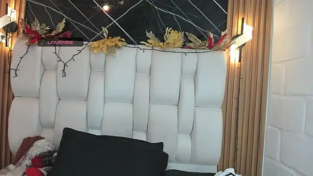 kristal joi dl online show from 12/17/25, 01:06