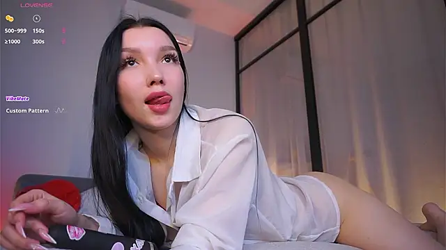 Snapshot of FrankForss chatting on 02/14/26, 04:31 FrankForss online show from 02/14/26, 04:31