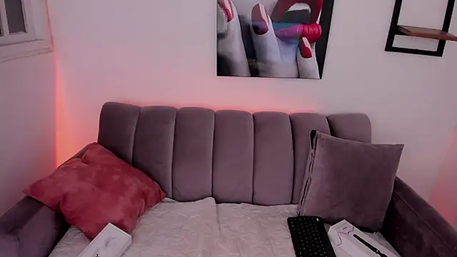 Mia zafir online show from 09/09/25, 01:32