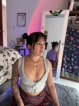 Snapshot of lilitth777 chatting on 01/16/26, 07:18 lilitth777 online show from 01/16/26, 07:18