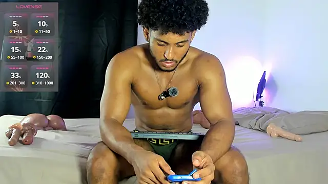 zarek lux online show from 10/30/25, 12:28