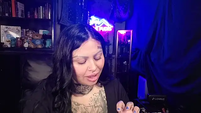 chicanachic13 online show from 02/27/26, 03:50