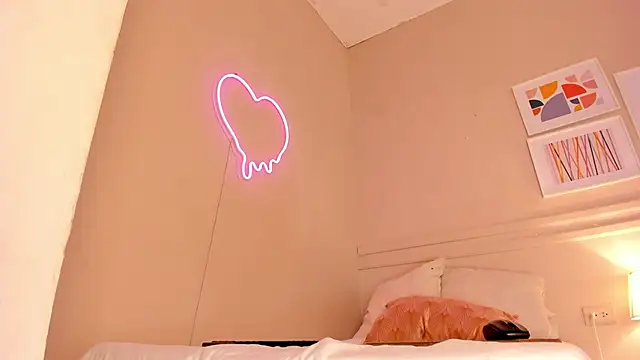  aleja x online show from 10/17/25, 11:46