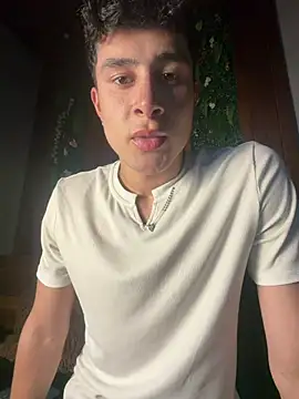 Snapshot of AustinJones_ chatting on 07/11/26, 05:37 AustinJones online show from 07/11/26, 05:37