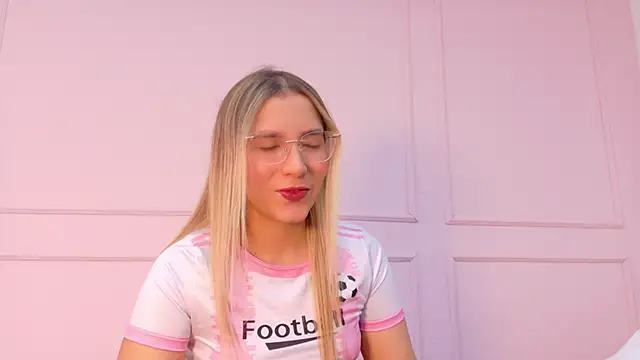 MaddieTease online show from 11/16/25, 12:55