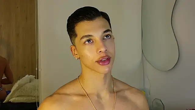 Snapshot of Troye_Williams chatting on 04/19/26, 10:58 Troye Williams online show from 04/19/26, 10:58