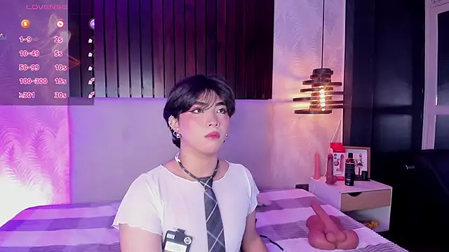 Creamy Angelo online show from 10/28/25, 09:06