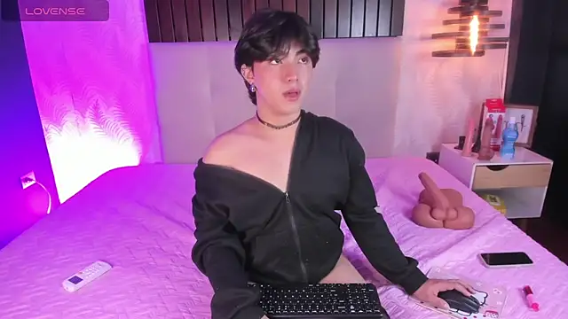 Creamy Angelo online show from 11/21/25, 08:40