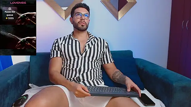 ZarekFox online show from 10/15/25, 07:25