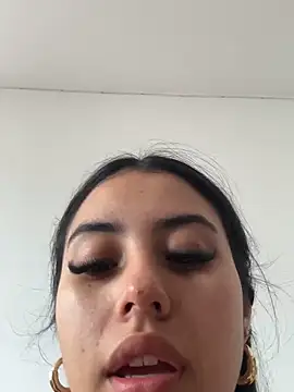 Victoria alson online show from 10/26/25, 03:40