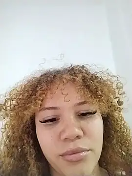 Snapshot of SirenRouge_69 chatting on 01/13/26, 07:52 SirenRouge 69 online show from 01/13/26, 07:52