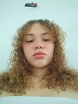 Snapshot of SirenRouge_69 chatting on 01/15/26, 08:12 SirenRouge 69 online show from 01/15/26, 08:12