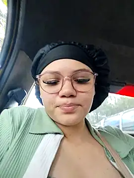 Snapshot of SirenRouge_69 chatting on 02/19/26, 07:54 SirenRouge 69 online show from 02/19/26, 07:54