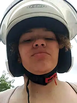 Snapshot of SirenRouge_69 chatting on 02/24/26, 07:45 SirenRouge 69 online show from 02/24/26, 07:45