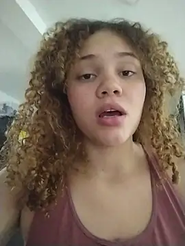 Snapshot of SirenRouge_69 chatting on 03/06/26, 09:22 SirenRouge 69 online show from 03/06/26, 09:22