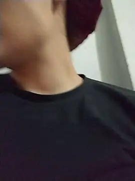 Snapshot of SirenRouge_69 chatting on 03/15/26, 10:49 SirenRouge 69 online show from 03/15/26, 10:49