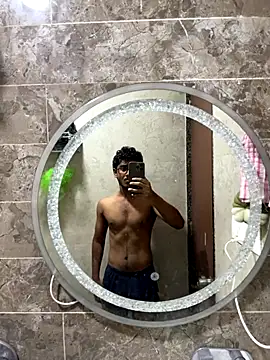 Snapshot of yheeboi chatting on 09/23/25, 10:40 yheeboi online show from 09/23/25, 10:40