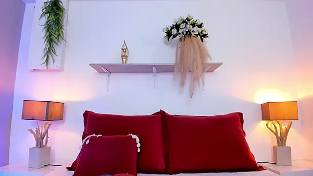 LuciaBenett  online show from 11/03/25, 06:53