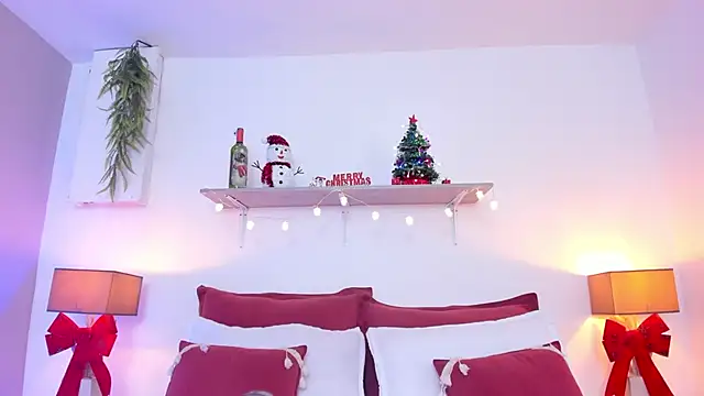 LuciaBenett  online show from 12/02/25, 07:20