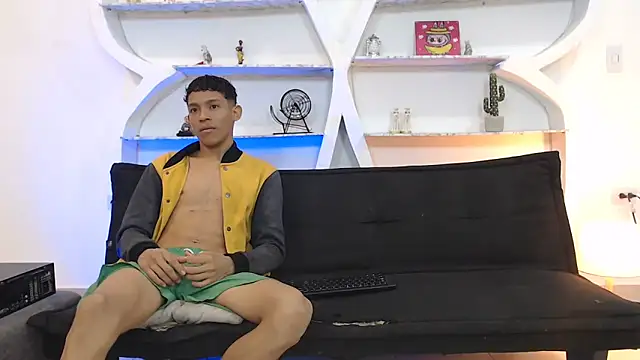 BEAUTY BOYS1 online show from 11/25/25, 07:30