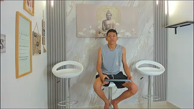 BEAUTY BOYS1 online show from 12/23/25, 07:28