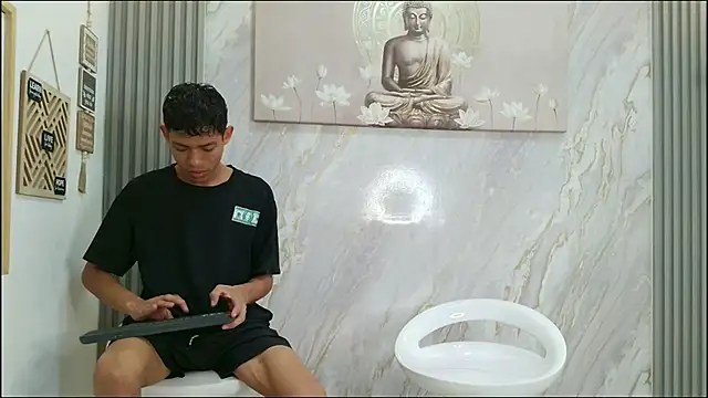 BEAUTY BOYS1 online show from 02/05/26, 07:24