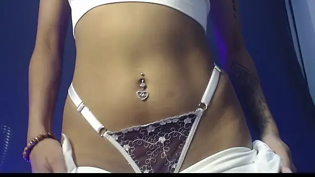 Snapshot of anne_colucci chatting on 09/09/25, 05:40 anne colucci online show from 09/09/25, 05:40