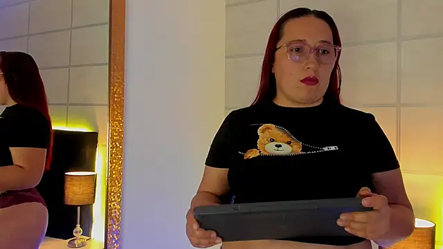 Snapshot of fieryluciana chatting on 10/08/25, 05:49 fieryluciana online show from 10/08/25, 05:49