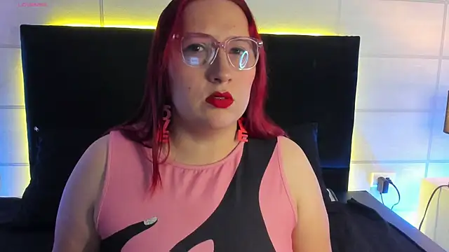 Snapshot of fieryluciana chatting on 10/17/25, 04:04 fieryluciana online show from 10/17/25, 04:04