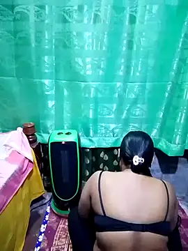 Mistompa24 online show from 11/28/25, 03:58