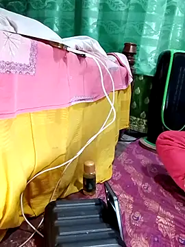 Snapshot of Mistompa24 chatting on 12/22/25, 04:04 Mistompa24 online show from 12/22/25, 04:04