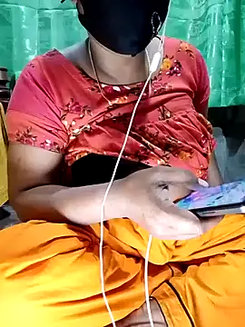 Snapshot of Mistompa24 chatting on 02/15/26, 05:37 Mistompa24 online show from 02/15/26, 05:37