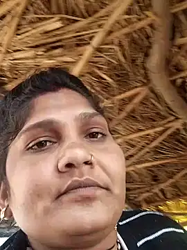 Snapshot of Rakhi_j chatting on 02/03/26, 08:30 Rakhi j online show from 02/03/26, 08:30