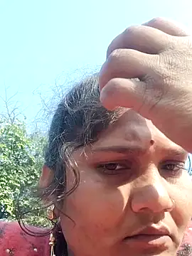 Snapshot of Rakhi_j chatting on 02/05/26, 03:33 Rakhi j online show from 02/05/26, 03:33