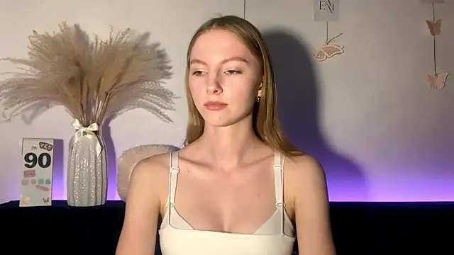 BrightAnnie online show from 09/21/25, 03:02