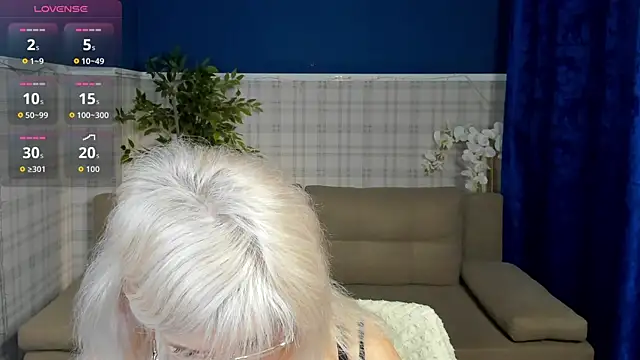 Hella Fabel online show from 05/27/26, 01:13