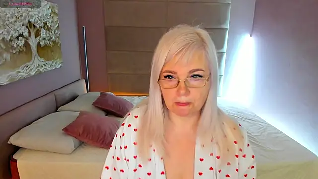 Hella Fabel online show from 06/23/26, 01:14
