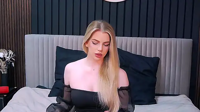 Snapshot of MilanaCeleste chatting on 11/24/25, 01:05 MilanaCeleste online show from 11/24/25, 01:05