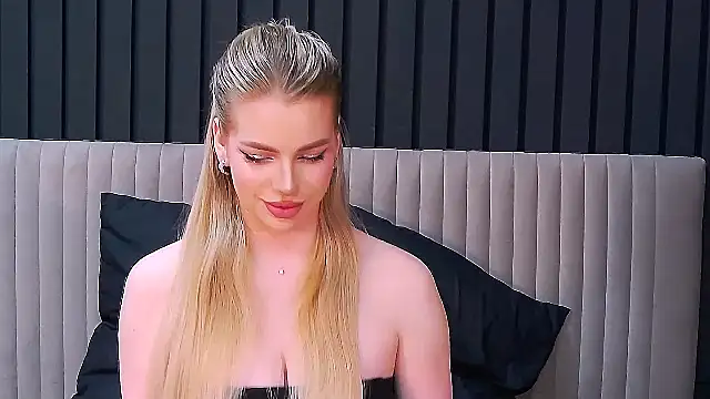 Snapshot of MilanaCeleste chatting on 11/27/25, 06:10 MilanaCeleste online show from 11/27/25, 06:10