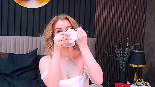 Snapshot of MilanaCeleste chatting on 02/20/26, 10:54 MilanaCeleste online show from 02/20/26, 10:54