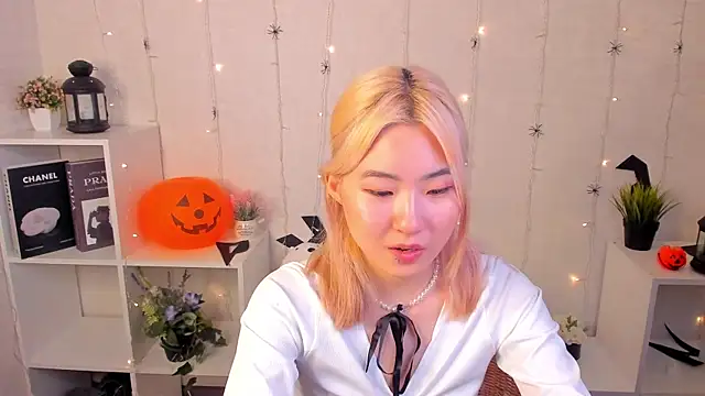 Aisi 18 online show from 10/30/25, 06:04