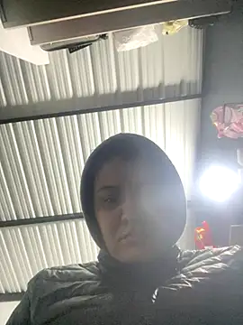 Snapshot of Madyson94 chatting on 11/18/25, 10:52 Madyson94 online show from 11/18/25, 10:52