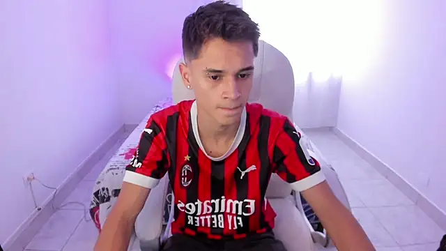 Aron Boyy online show from 09/19/25, 07:14