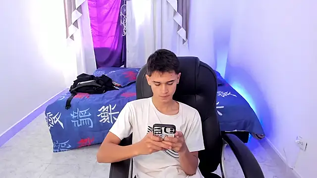 Aron Boyy online show from 10/16/25, 07:37