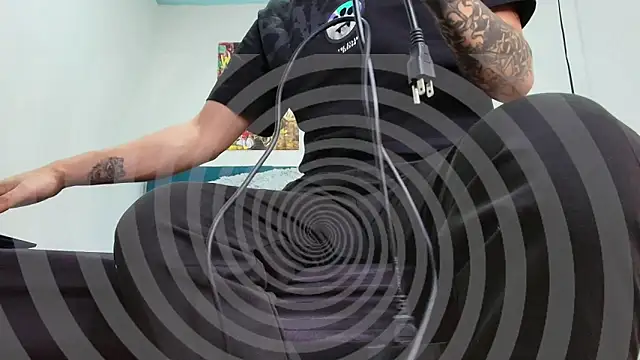 Warmteam777 online show from 11/17/25, 09:20