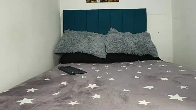 Warmteam777 online show from 12/18/25, 03:40