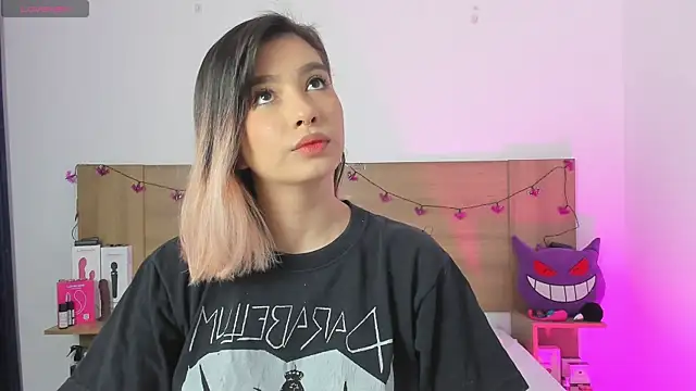 Akatsumi  online show from 10/31/25, 02:51