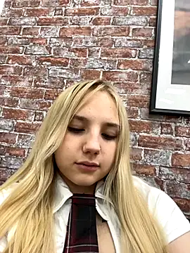 Sky Cutie online show from 10/07/25, 04:20