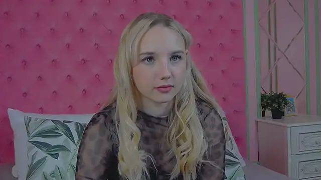 Sky Cutie online show from 11/07/25, 04:45