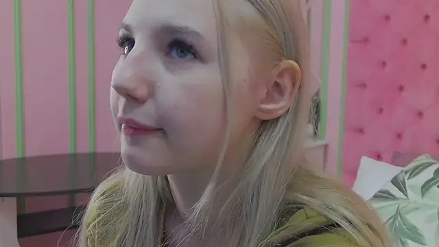 Sky Cutie online show from 06/15/26, 04:15